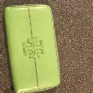 Tory Burch Wallet, GUC, Light Green
